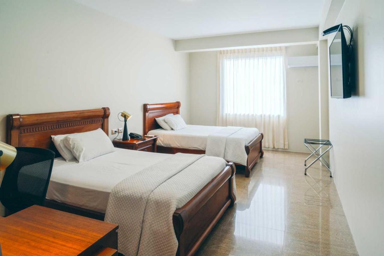 Hotel Marcelius グアヤキル エクステリア 写真