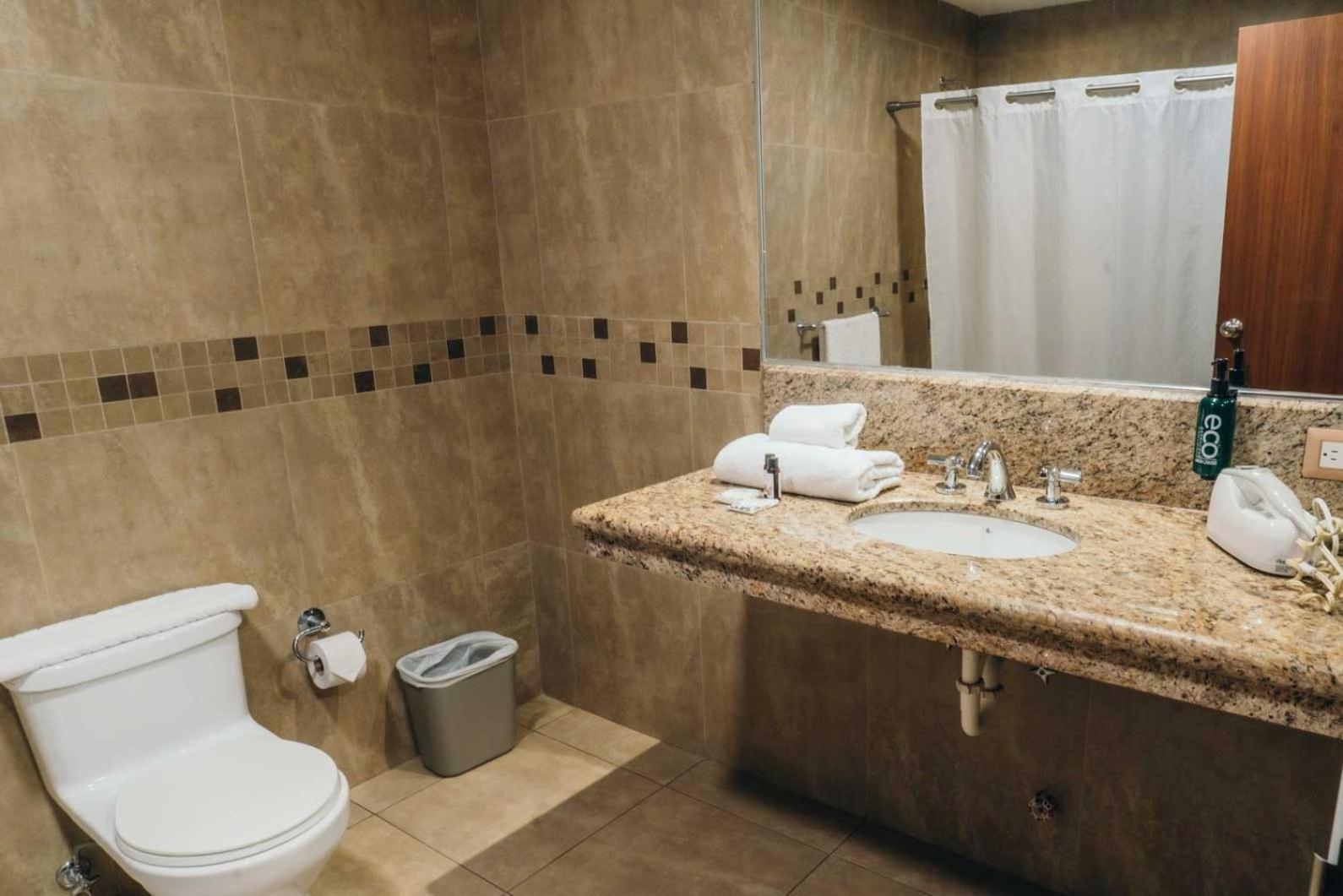 Hotel Marcelius グアヤキル エクステリア 写真