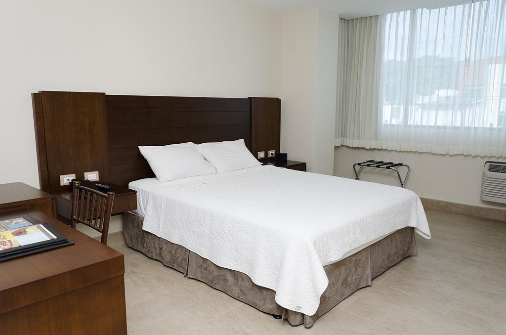 Hotel Marcelius グアヤキル エクステリア 写真