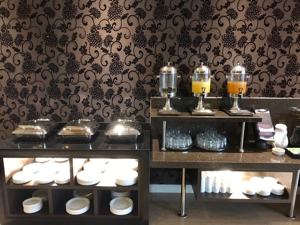 Hotel Marcelius グアヤキル エクステリア 写真