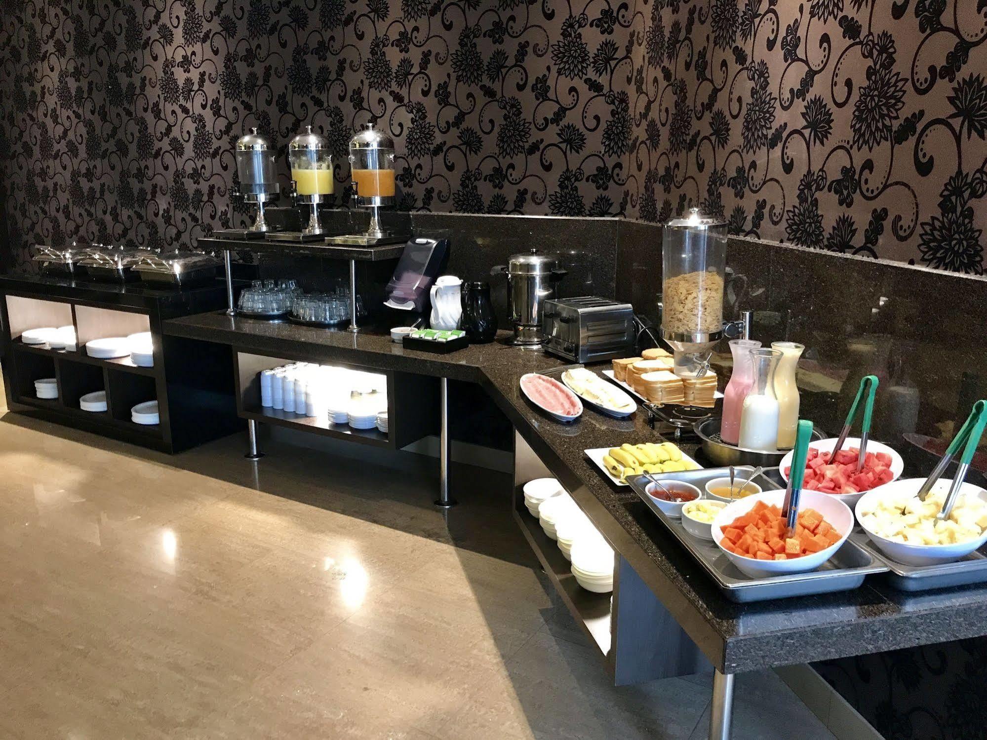 Hotel Marcelius グアヤキル エクステリア 写真